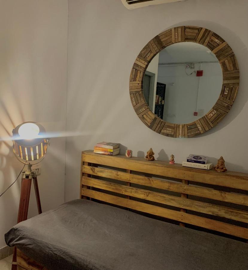 Bed & Chai Guesthouse New Delhi Bagian luar foto